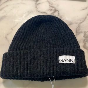 Ganni oversized wool beanie